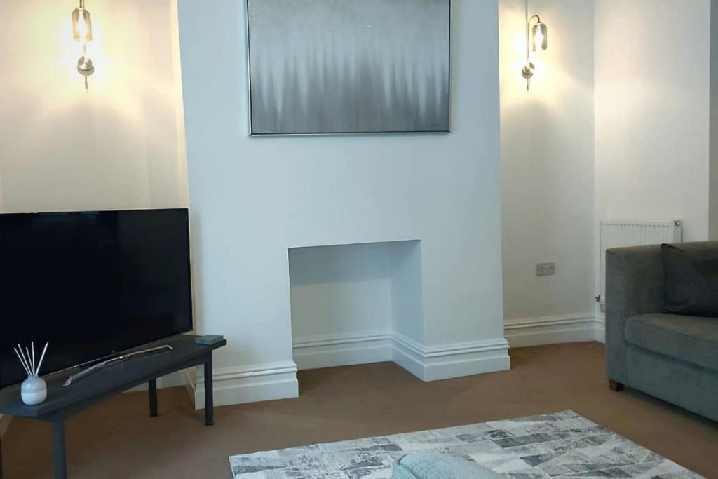 2 Bedroom City Centre Duplex Apt Preston  Exterior photo