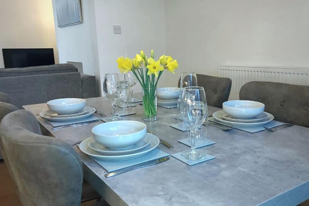 2 Bedroom City Centre Duplex Apt Preston  Exterior photo
