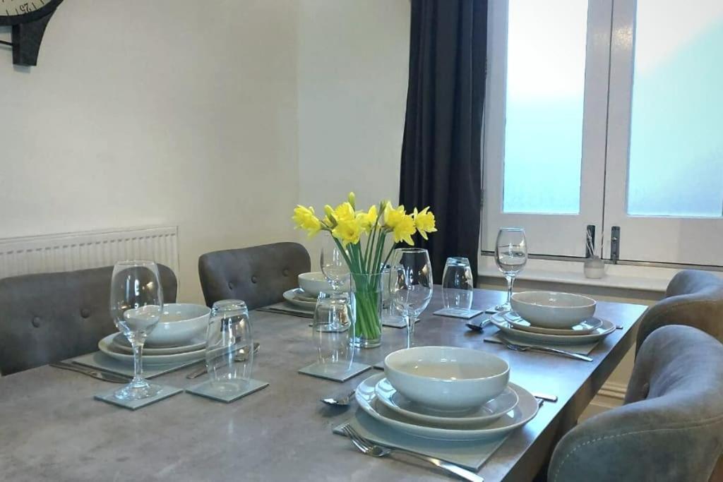 2 Bedroom City Centre Duplex Apt Preston  Exterior photo